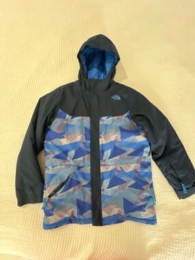 The North Face Boys Black and Blue Geometric Hooded Jacket Size XL TG (18/20)